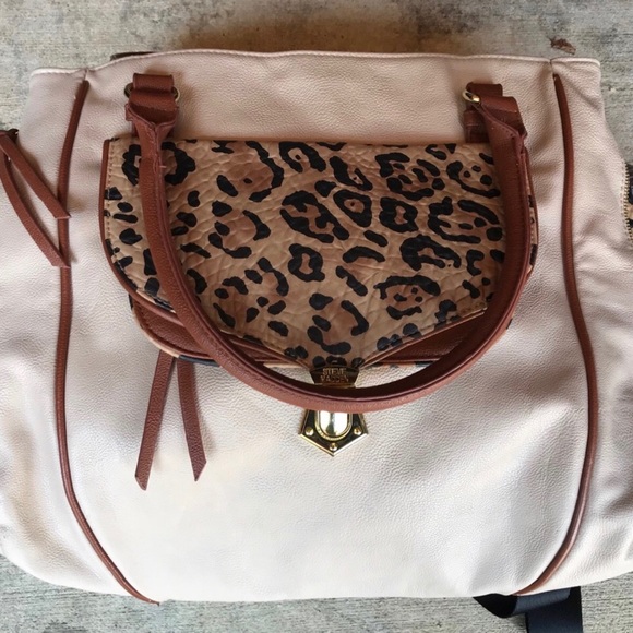 1-Day Bundle Sale: Michael Kors and Steve Madden - Picture 4 of 8